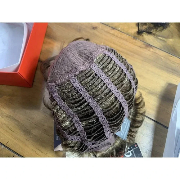 Ellen Wille LOUISE Wig Bernstein Mix 12.26.31 - Picture 6 of 13